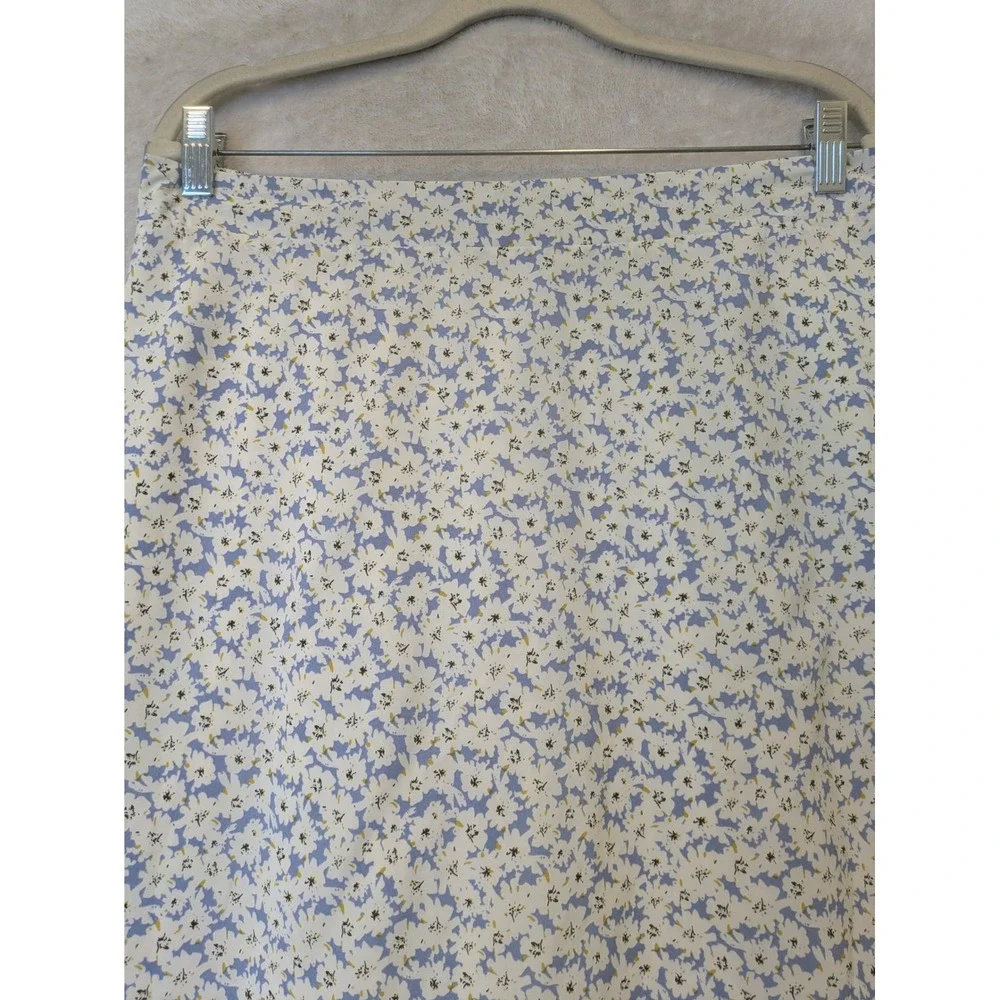 Mikarose A-Line Skirt Women's XL Blue White Floral Modest Knee Length Elastic‎